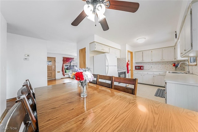 4713 Forest Edge Dr, Brooklyn, OH 44144 - dining room featuring ceiling fan