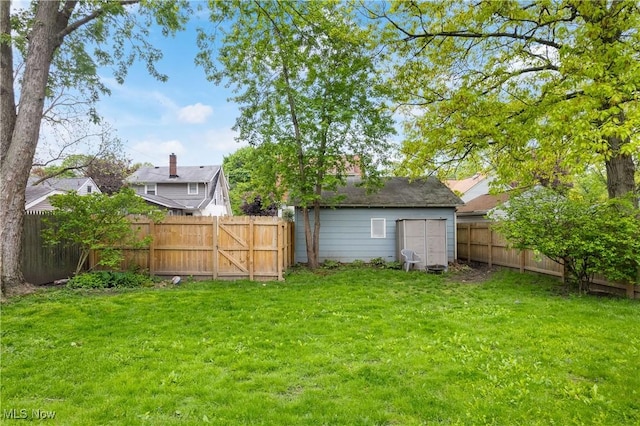 211 Harcourt Dr, Akron, OH 44313 - view of yard