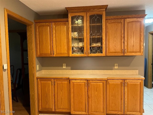 2165 Stony Hill Rd, Hinckley, OH 44233 - bar with light tile patterned floors