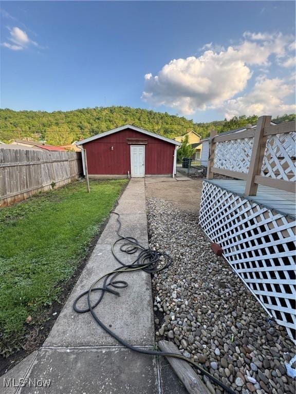 55960 National Rd, Bridgeport, OH 43912 - view of yard with an outdoor structure