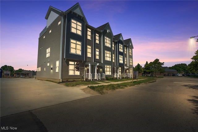 2087 Wynn Rd, Cleveland, OH 44118 - view of property