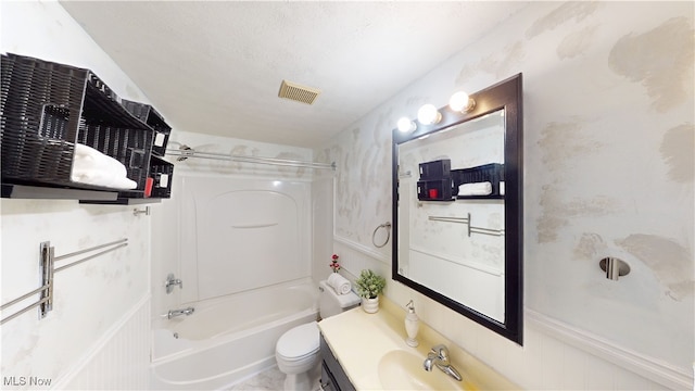 3853 Lake Run Blvd, Stow, OH 44224 - full bathroom with toilet, vanity, and shower / tub combination