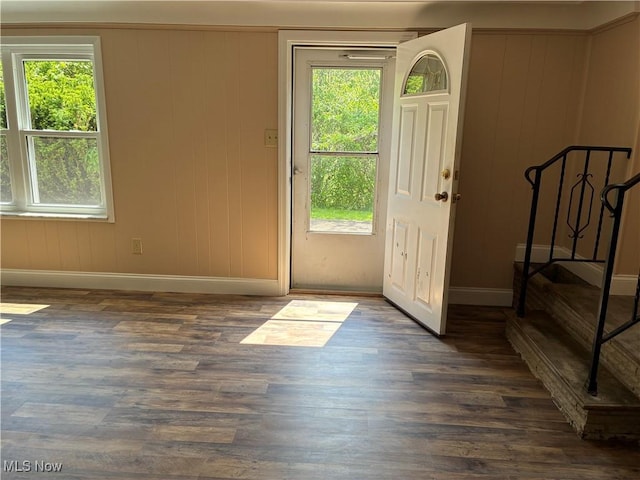 260 Miller Ave, Weirton, WV 26062 - foyer entrance featuring baseboards and dark wood finished floors