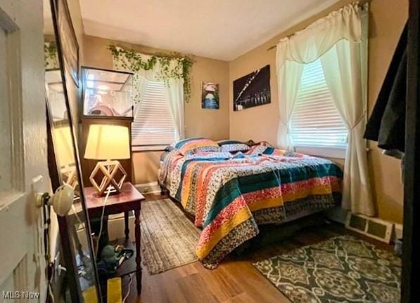 39 Wayne St, Niles, OH 44446 - bedroom with wood finished floors