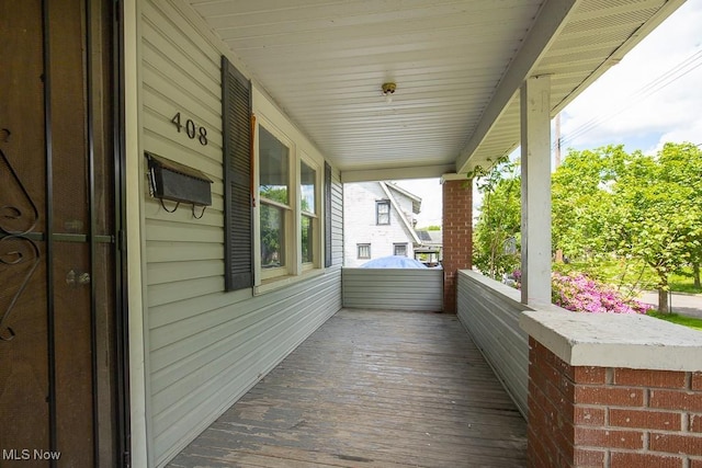 408 Bacon, Akron, OH 44320 - deck with covered porch