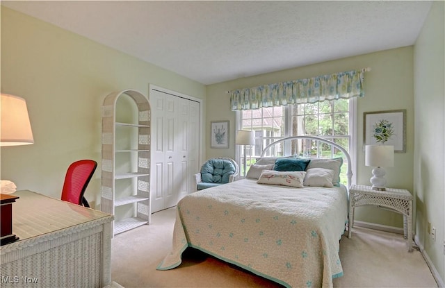 401 Bounty Way, Avon Lake, OH 44012 - bedroom featuring carpet, a closet, an office area, and baseboards
