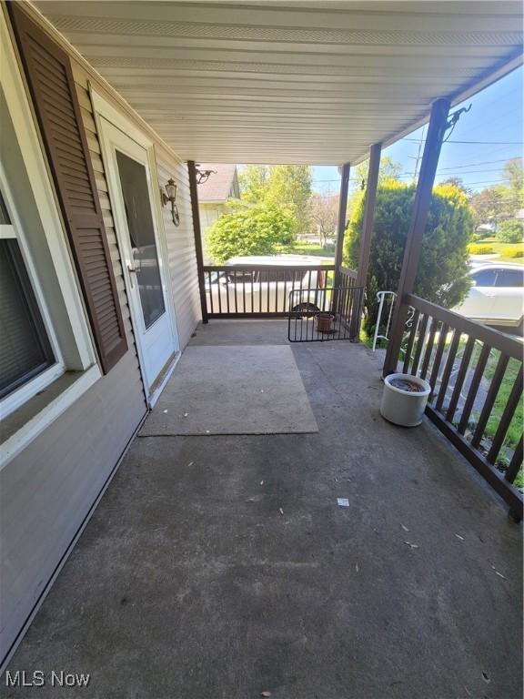 9788 E River Rd, Elyria, OH 44035 - view of porch