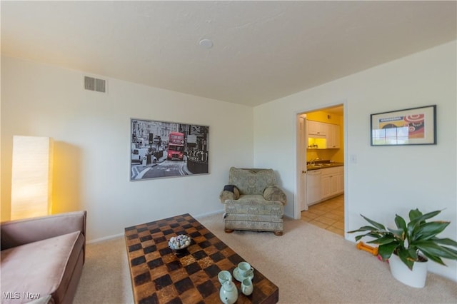 13710 Shaker Blvd Unit 405, Cleveland, OH 44120 - living area featuring light carpet