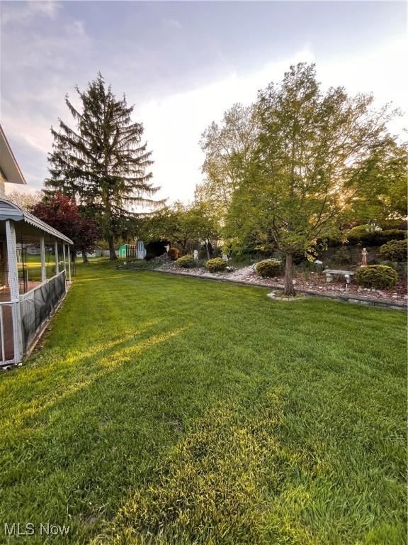 2840 Brian Dr, Parma, OH 44134 - view of grassy yard