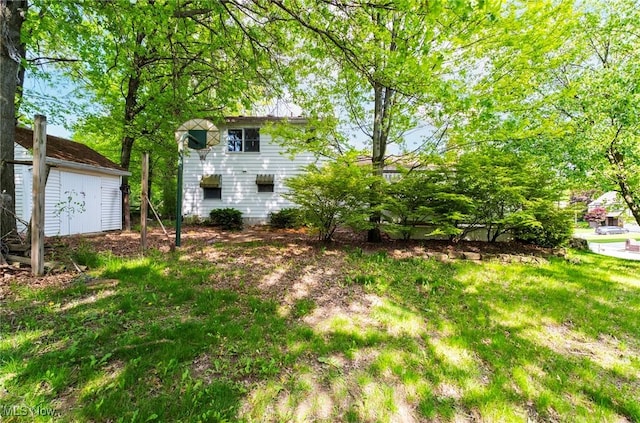 500 Stoneybrook Ln, Canfield, OH 44406 - view of yard featuring an outbuilding and a storage shed