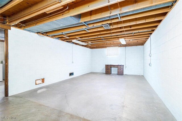 128 E Circle Dr, Weirton, WV 26062 - unfinished below grade area with concrete block wall