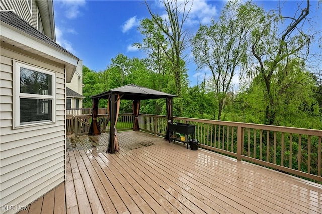 4474 Litchfield Dr, Copley, OH 44321 - deck with a gazebo