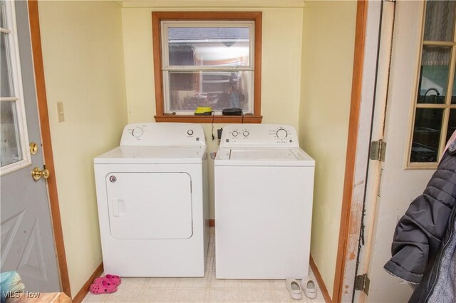 804 Hollywood Ave, East Liverpool, OH 43920 - clothes washing area with washing machine and clothes dryer
