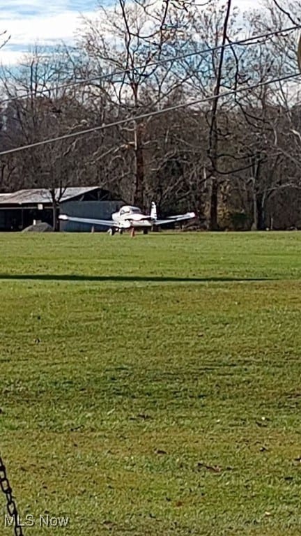 297 Hales Lndg, Elizabeth, WV 26143 - view of green lawn