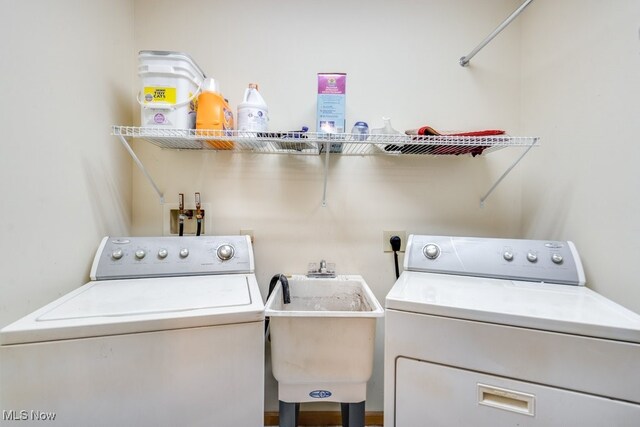 75 River Ridge Lane, Munroe Falls, OH 44262 - laundry area featuring washing machine and dryer