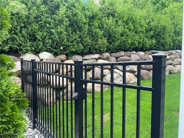 7892 Fox Hunter Ln, Concord, OH 44077 - view of gate