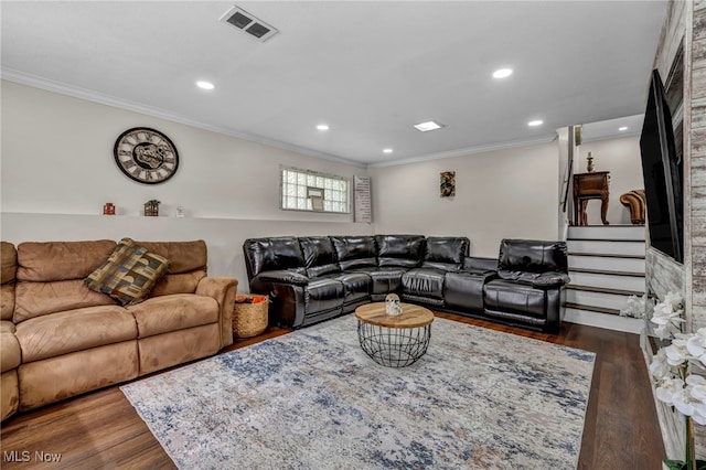 3226 Woodlawn Dr, Parma, OH 44134 - living room featuring crown molding, wood finished floors, and recessed lighting