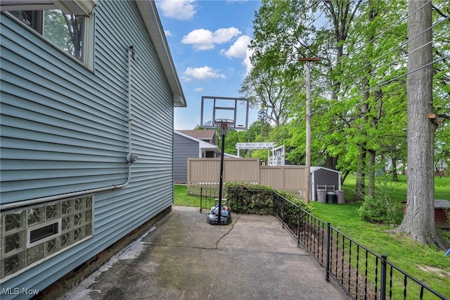 3226 Woodlawn Dr, Parma, OH 44134 - view of patio / terrace