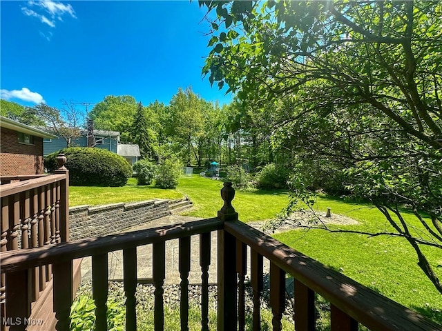 1010 Park Cir, Girard, OH 44420 - view of grassy yard
