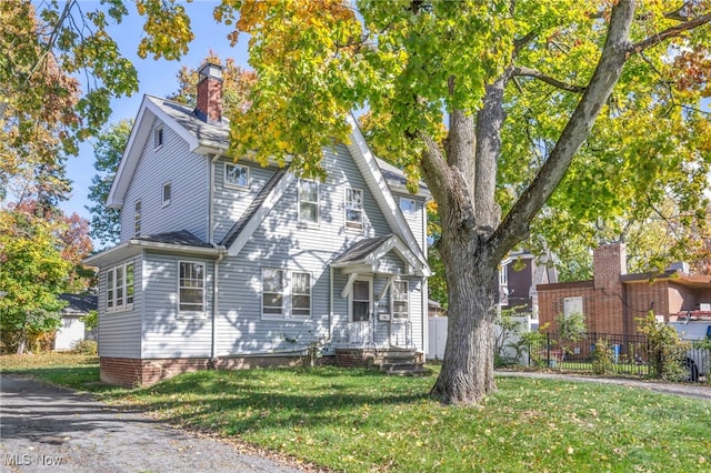 955 Dresden Rd, Cleveland Heights, OH 44112 - view of front of home featuring a chimney