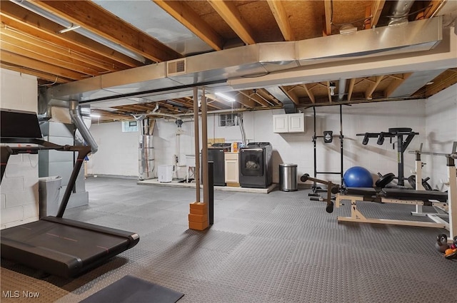 1354 N Pricetown Rd, Diamond, OH 44412 - workout room featuring washer and clothes dryer