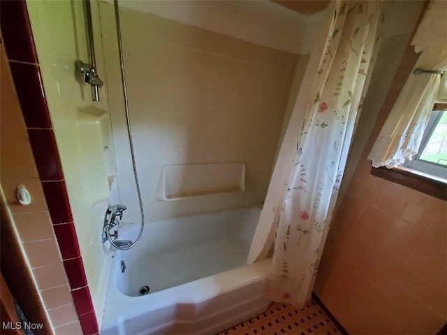 7417 Broadview Rd, Seven Hills, OH 44131 - bathroom featuring shower / tub combo with curtain