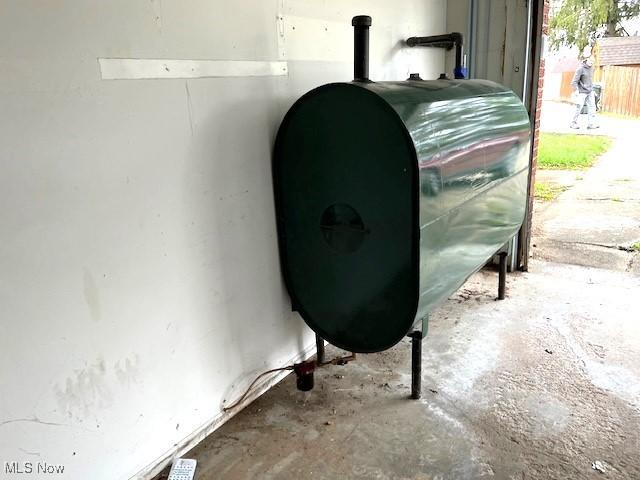 116 Brentwood Blvd, Wintersville, OH 43953 - detailed view of oil tank