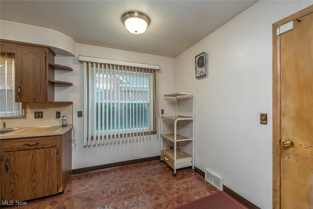 2639 Whiton Rd, University Heights, OH 44118 - entryway with baseboards