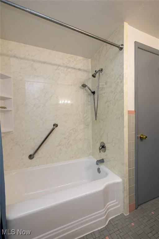 2639 Whiton Rd, University Heights, OH 44118 - full bathroom featuring shower / washtub combination