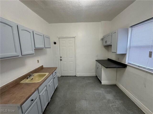740 Fern St, Akron, OH 44307 - photo 4