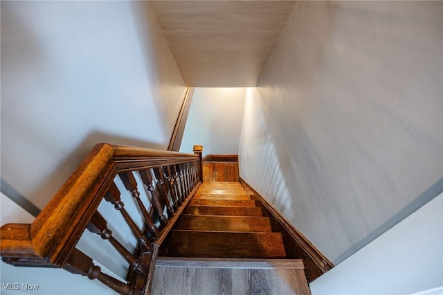 3153 SW Boltz Orchard Rd, Sugarcreek, OH 44681 - view of stairway