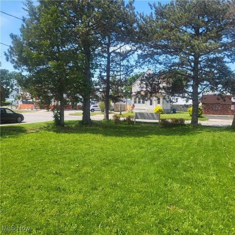906 E Erie Ave, Lorain, OH 44052 - photo 3