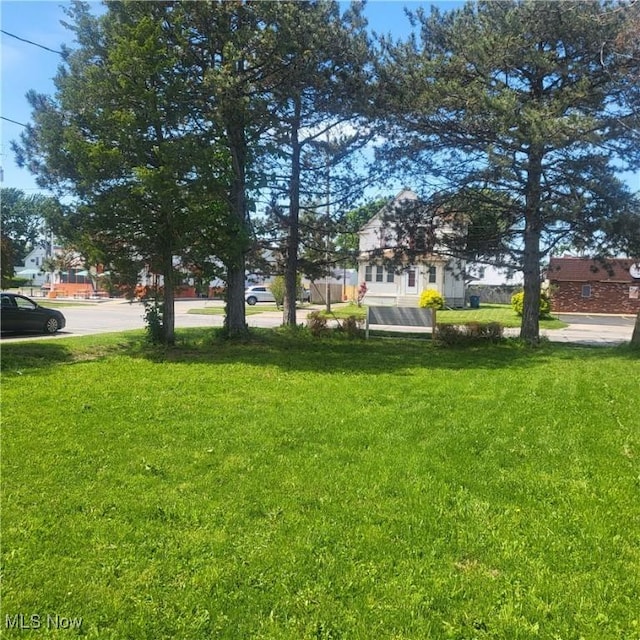 906 E Erie Ave, Lorain, OH 44052 - photo 3