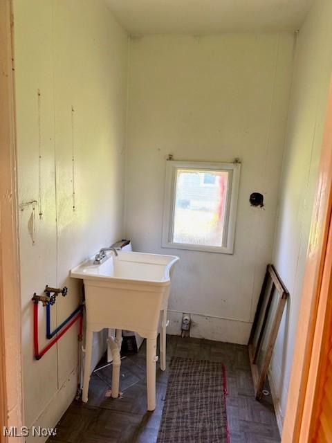 6815 Lawn Ave, Cleveland, OH 44102 - view of bathroom