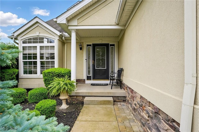 6868 Twin Oaks Ct, Canfield, OH 44406 - entrance to property with stucco siding