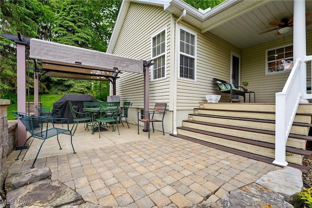 6868 Twin Oaks Ct, Canfield, OH 44406 - view of patio / terrace with outdoor dining area and a ceiling fan