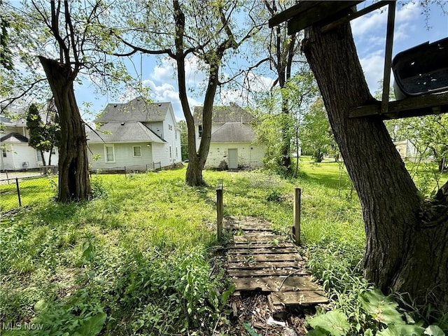 926 W Wayne St, Lima, OH 45805 - view of yard