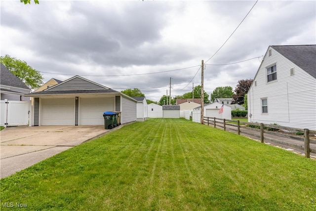 2930 Archwood Pl, Cuyahoga Falls, OH 44221 - view of yard with a garage