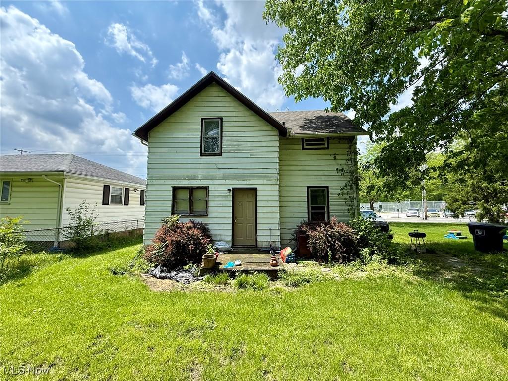 523 S Collett St, Lima, OH 45805 - view of back of house