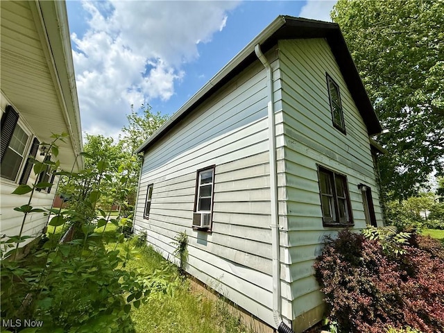 523 S Collett St, Lima, OH 45805 - view of side of home featuring cooling unit