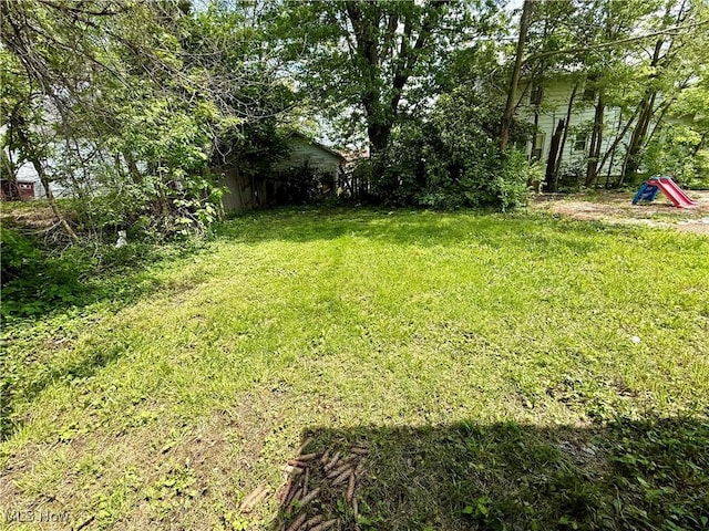 327 Garfield Ave, Lima, OH 45805 - view of green lawn