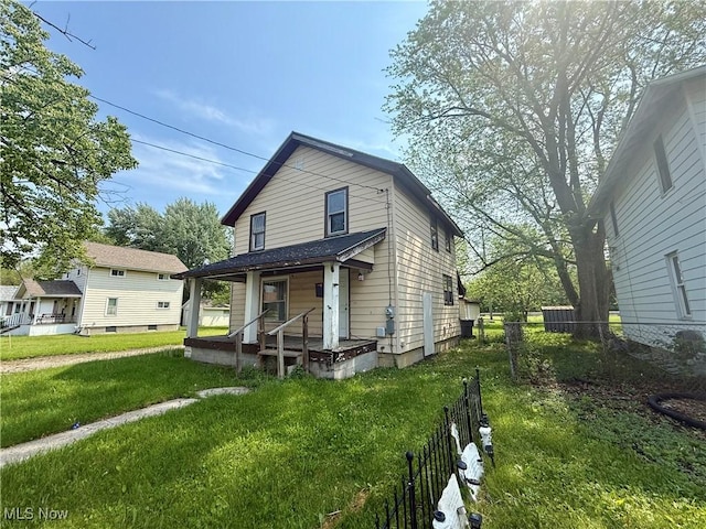 1026 N Central Ave, Lima, OH 45801 - view of front facade featuring covered porch