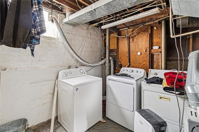 4202 Walter Ave, Parma, OH 44134 - washroom with washing machine and dryer