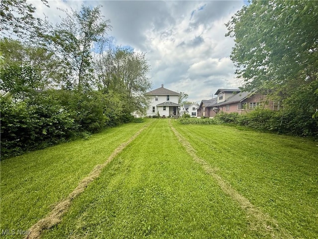 812 E Vine St, Lima, OH 45804 - view of green lawn