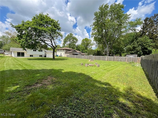 5135 Berkshire Dr, North Olmsted, OH 44070 - view of yard