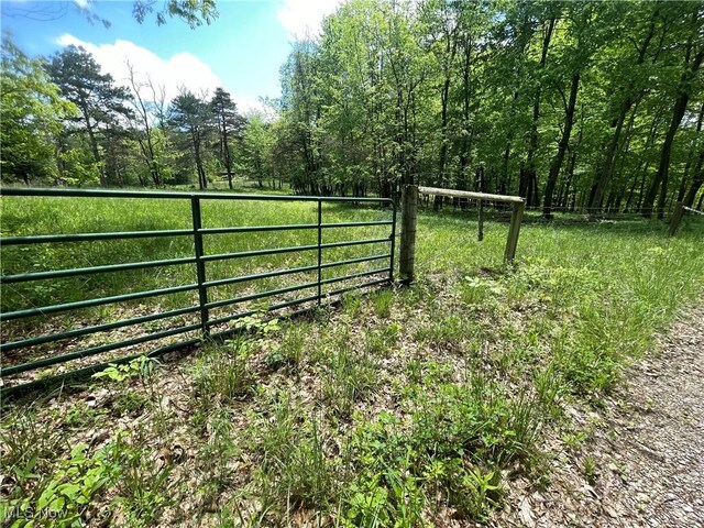 12929 Pleasant Valley Rd, Utica, OH 43080
