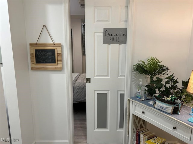 180 Elizabeth Pkwy, Akron, OH 44304 - hallway featuring wood finished floors