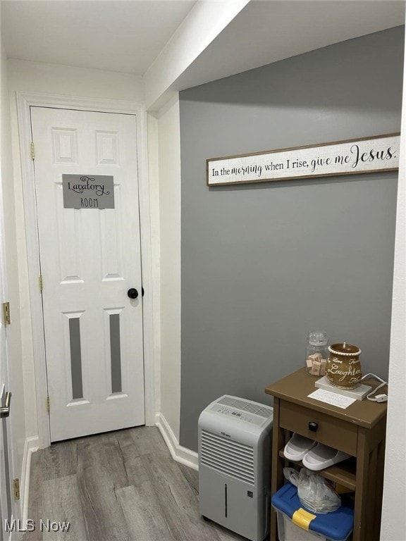 180 Elizabeth Pkwy, Akron, OH 44304 - doorway with wood finished floors and baseboards