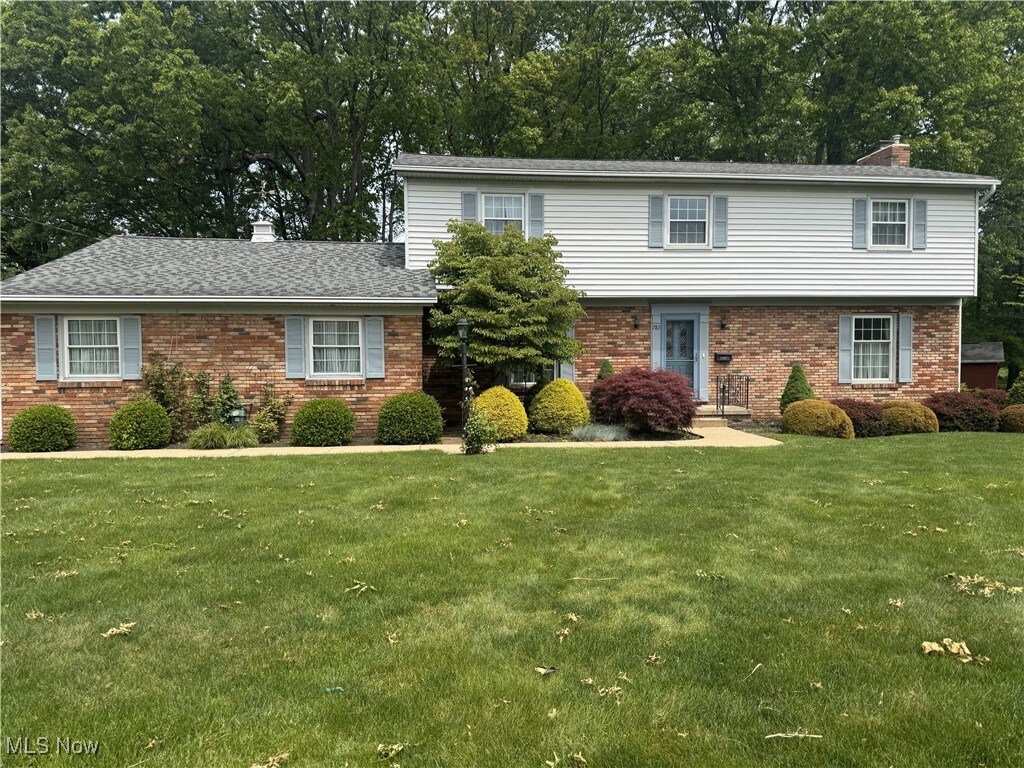 783 E Ford Ave, Barberton, OH 44203 - photo 1