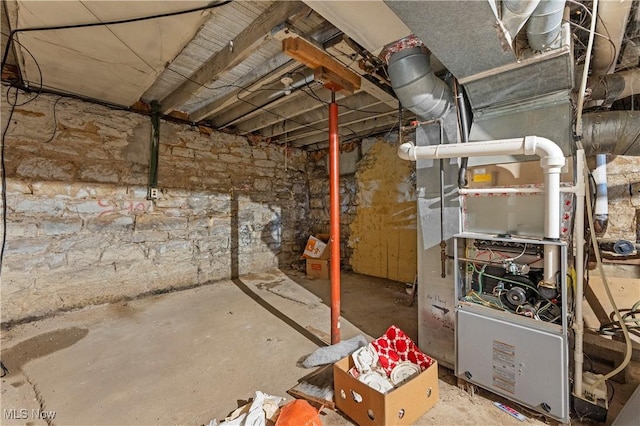 4723 Walnut St, Mantua, OH 44255 - unfinished below grade area featuring heating unit